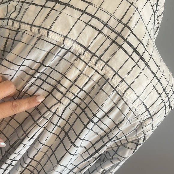 Artistic painterly graphic print. Soft drape rayon - Picture 4 of 7